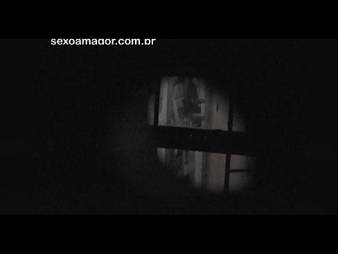 ❤️ Sarışın, içi boş tuğlaların arkasına gizlenmiş bir mahalle röntgencisi tarafından gizlice videoya alınır ❤️❌ Sert porno tr.tukifporno.ru